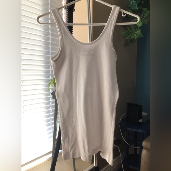 Tank tops - Picture 2 of 4